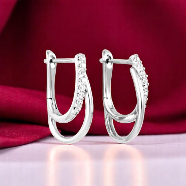 El Toque Final Perfecto: Aretes de Rodio y Circonias Engastadas - Imagen 3