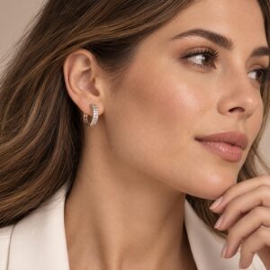 Aretes Huggie de Plata con Circonias Brillantes - modelo 1